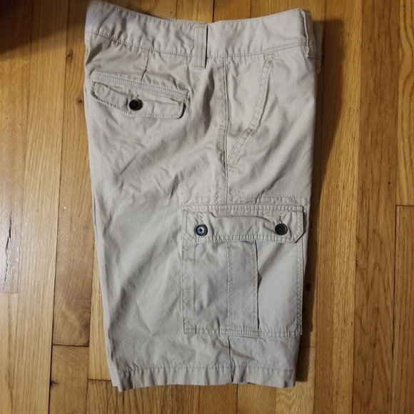 Timberland Flat Front Mid-Rise Beige Cargo Shorts Men's Size 33 W Inseam 11" - Picture 10 of 12